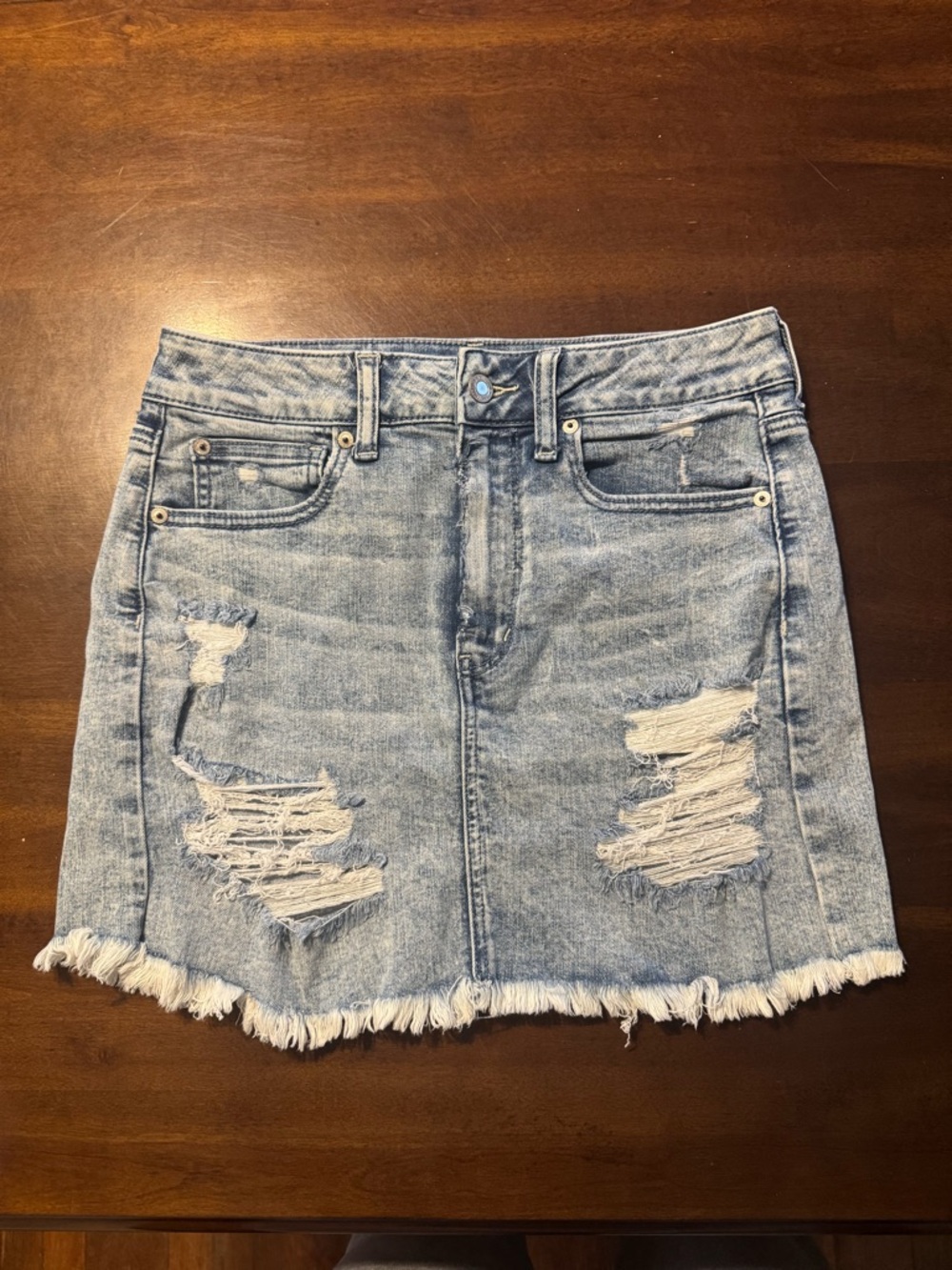 American Eagle Light Blue Distressed Denim Mini Skirt Size 6 Next Level Stretch